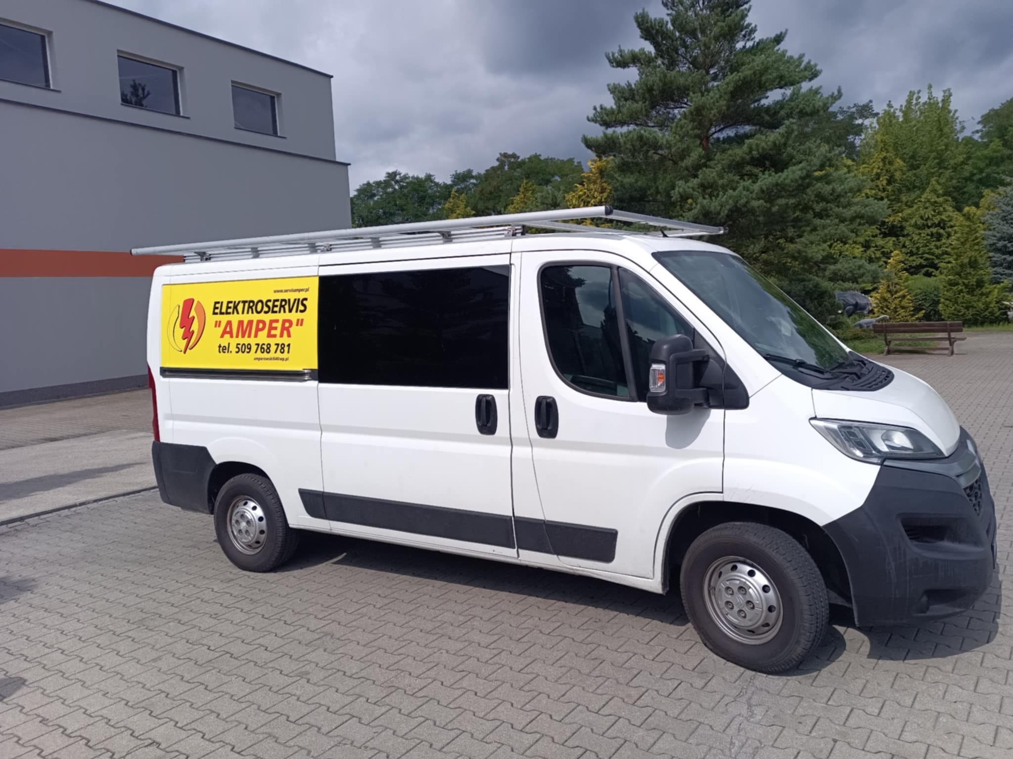 Nowoczesna rozdzielnia elektryczna - usługi Elektroservis Amper we Włocławku